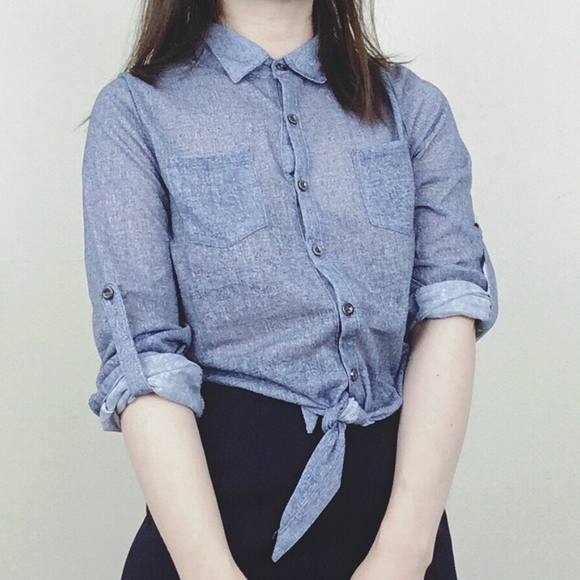 NWT Denim-looking button down shirt - Picture 2 of 6